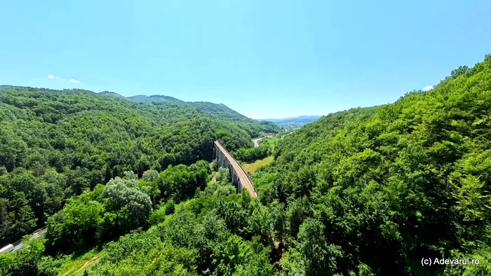 Calea ferata Deva-Brad, viaductul Luncoiu (© Daniel Guță / ADEVĂRUL)