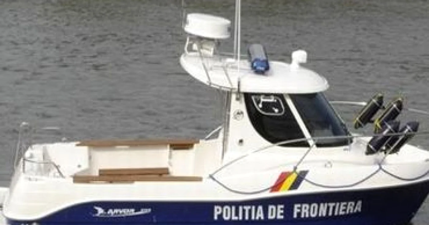 Două persoane aflate în pericol pe Dunăre, salvate de poliţia de frontieră
