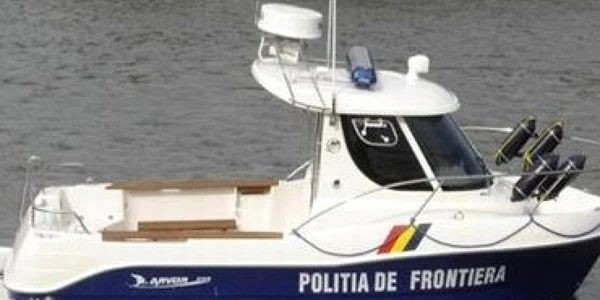 Două persoane aflate în pericol pe Dunăre, salvate de poliţia de frontieră
