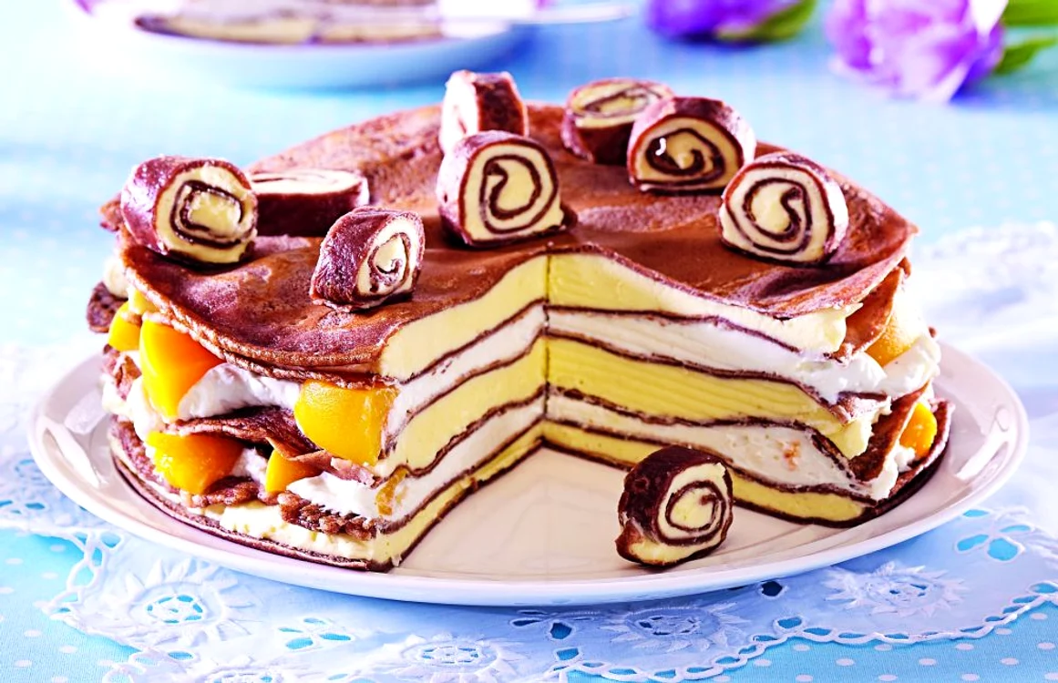 tort de clatite cu budinca si piersici profimedia 0174252163 jpeg