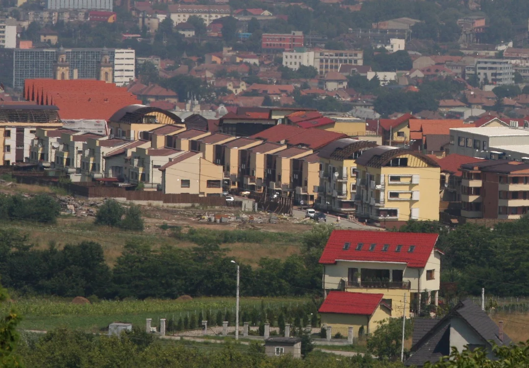 Cluj: Mai puţine tranzacţii imobiliare decât în 2008