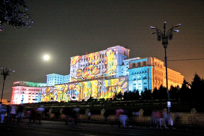 Faţada Palatului Parlamentului  va fi „pictată” cu lasere şi imagini 3D,  de artişti din cinci ţări