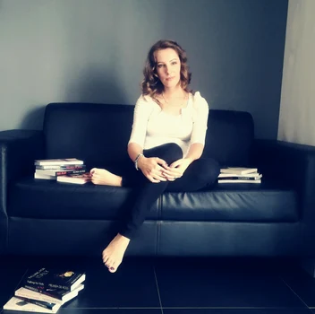 scriitoare usa today best-selling author foto arhiva melinda de ross