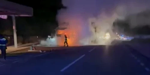 incendiu cabina TIR, pe E 574, in Olt mp4 thumbnail png