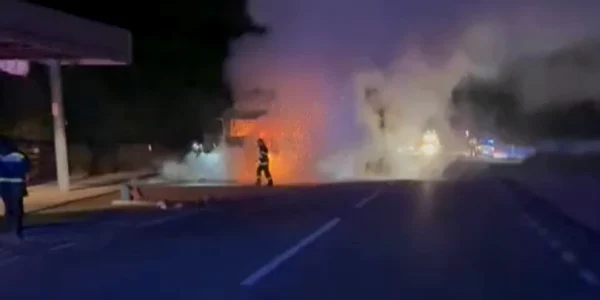 incendiu cabina TIR, pe E 574, in Olt mp4 thumbnail png