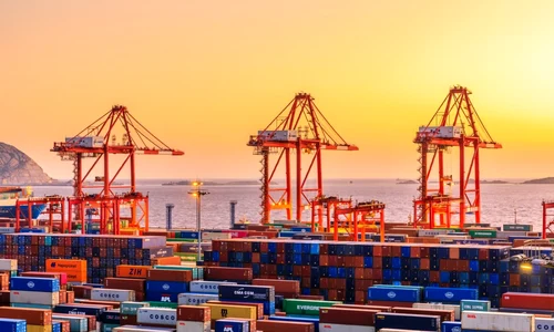 shanghai port containere foto shutterstock