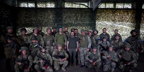 Zelenski si soldatii in contraofensiva foto fb zelenski jpg