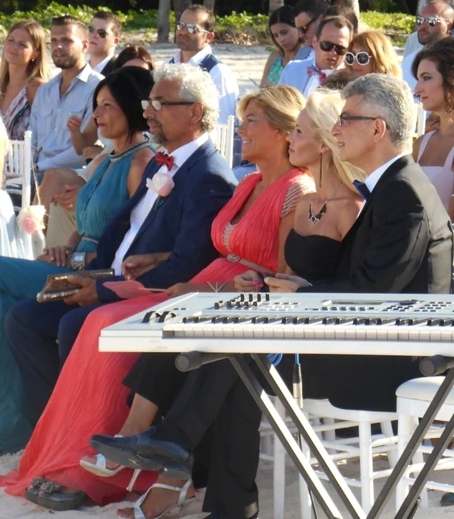 Cine este noua iubita a lui Silviu Prigoană. Blonda şi afaceristul s-au cunoscut la o nutnă în Republica Dominicană