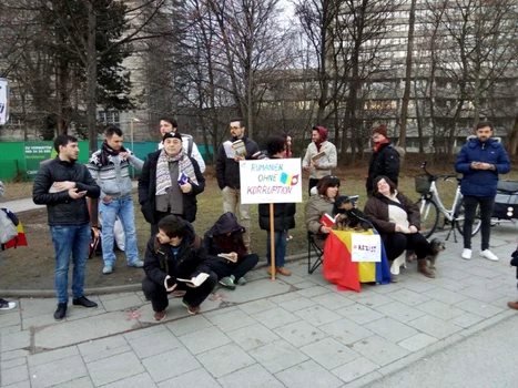 romani munchen protest lectura foto facebook