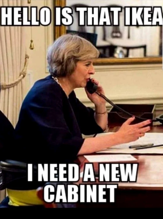 Theresa May nu a scăpat de ironiile internauţilor 