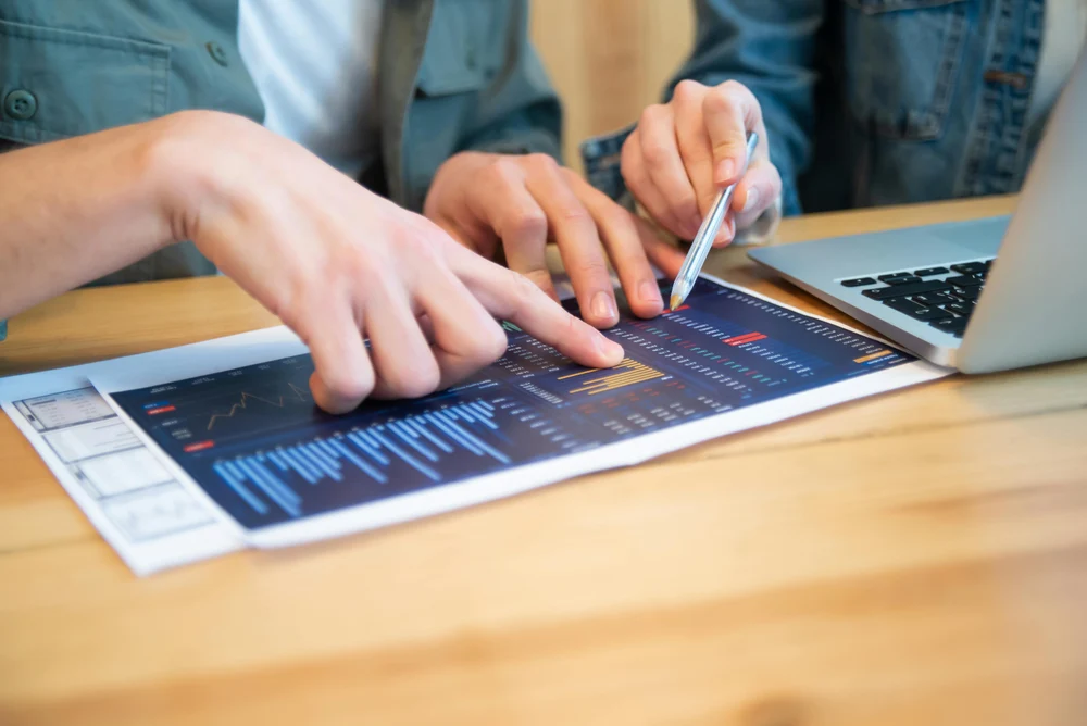 Adio, leu? Soluția neașteptată a unui economist de top pentru ca România să treacă la euro fără să mai aștepte după politicieni