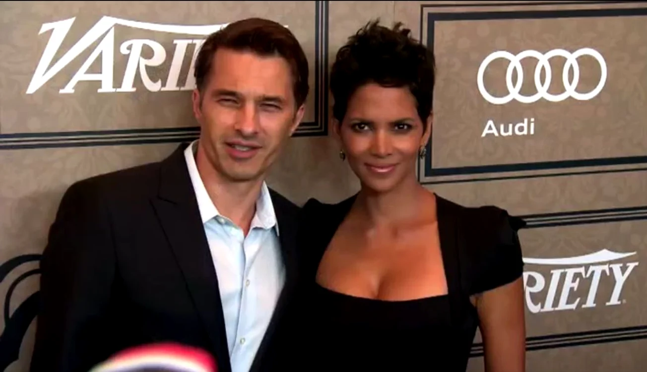 
    Halle Berry şi Olivier Martinez Foto Splash  