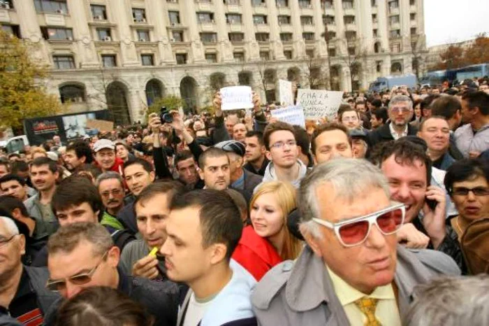 Protest împotriva limitării libertăţii de exprimare în faţa CNA Foto: Cătălin Tudorică