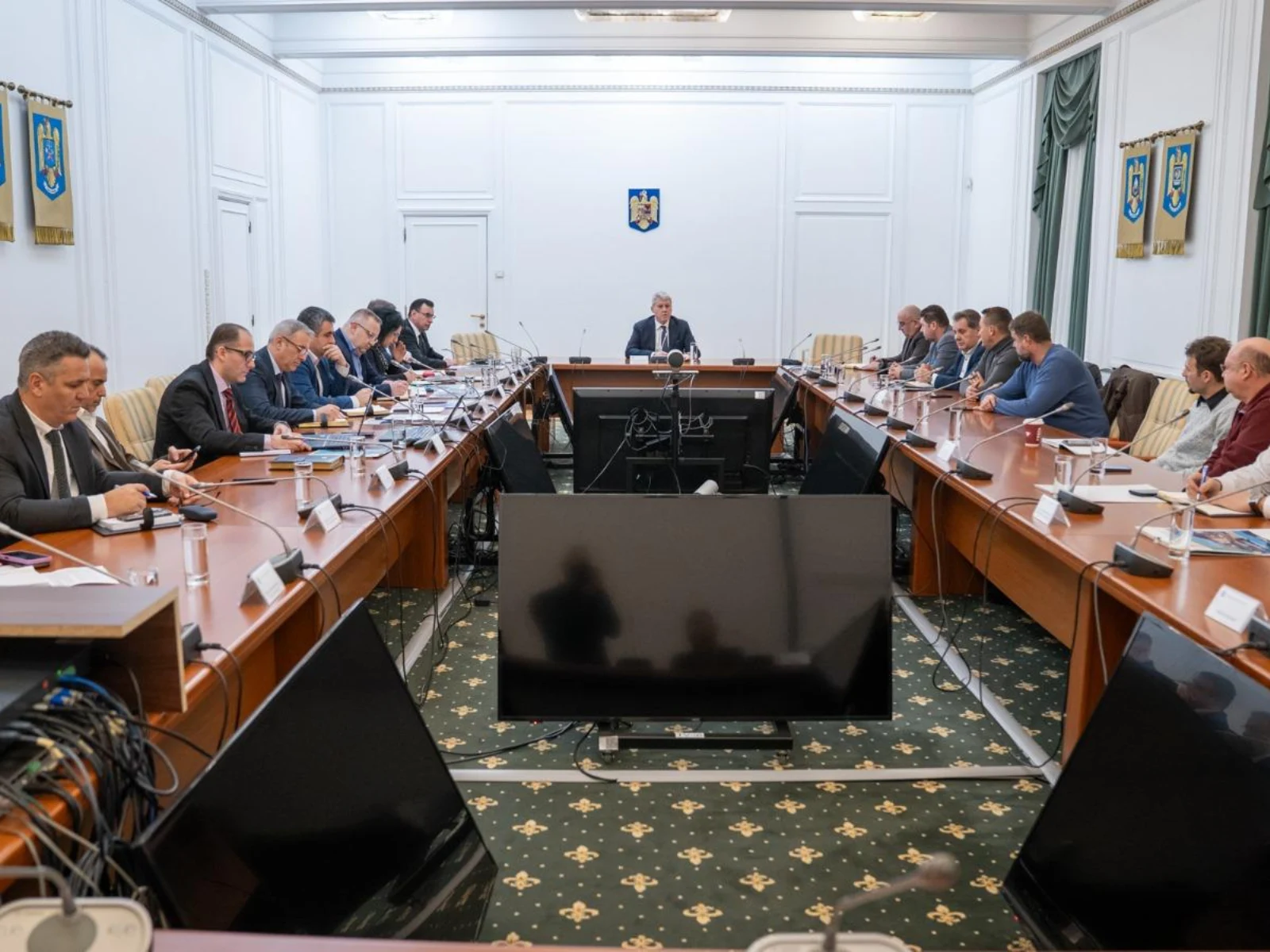 Întâlnire la MAI cu liderii de sindicat, în contextul discuțiilor privind vârsta de pensionare