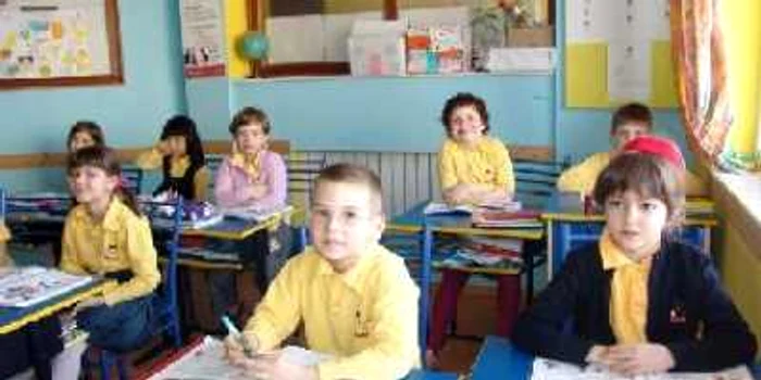 Bacău: La început de an școlar peste 600 de copii au fost găsiți cu afecțiuni