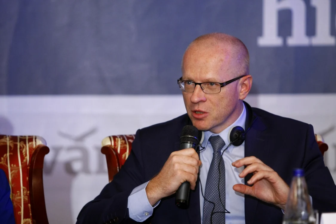 Ludwik Sobolewski, directorul general al BVB, spune că statul ar trebui să listeze mai multe companii şi în procente mai mari pentru ca România să treacă de la statutul de "piaţă de frontieră" la "piaţă emergentă"