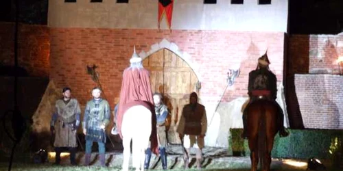 Târgovişte:  Săbiile şi strigătele de luptă au răsunat la Curtea Domnească