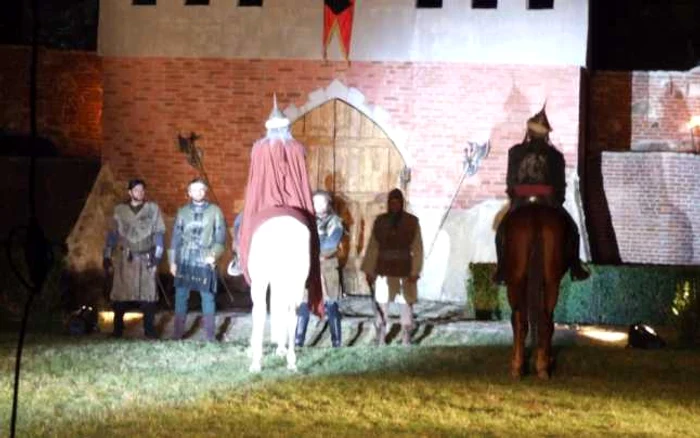 Târgovişte: Săbiile şi strigătele de luptă au răsunat la Curtea Domnească