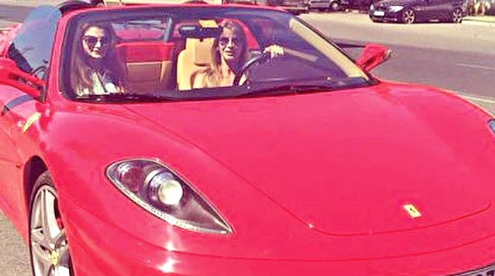 Ramona Gabor a fost cu un Ferrari la Mânăstirea Prislop