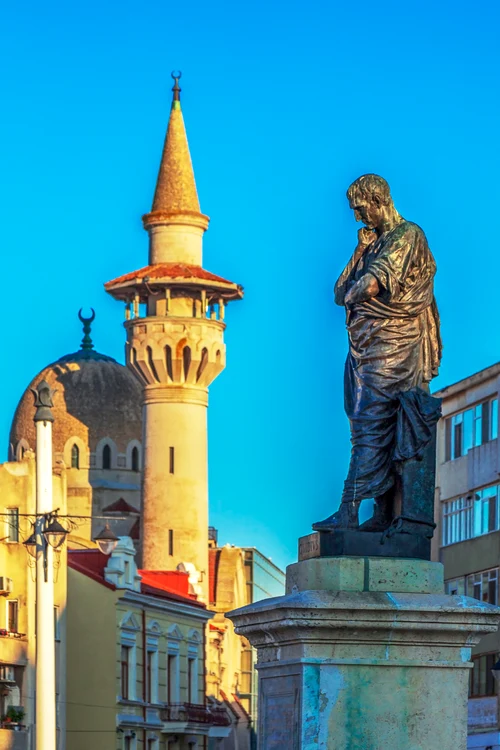 Statuia lui Ovidius FOTO Shutterstock