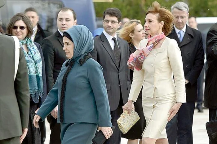 Rochiile lui Carmen Iohannis. La întâlnirea cu liderul turc Recep Erdogan