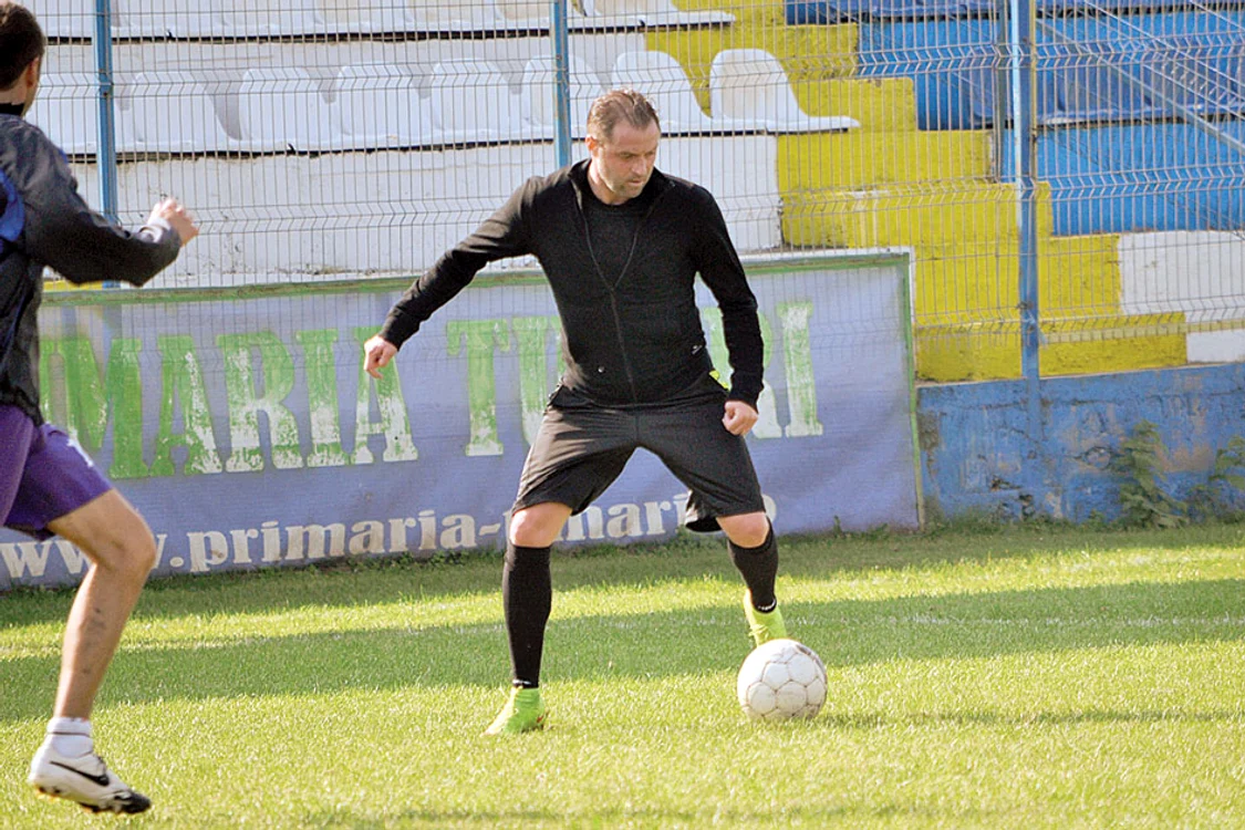 
    Pulhac se antrenează la Tunari, dar a luat proporţiiFoto: Ilfov Sport  