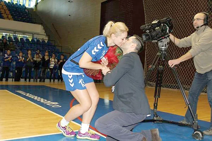 Handbalista Andreea Dincu nu va uita niciodată meciul cu Dunărea Galaţi