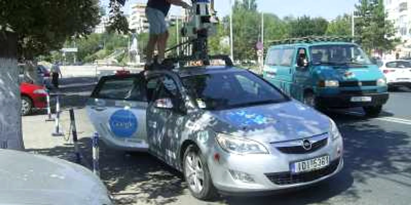 Autoturismul firmei Google a luat imagini de peste tot