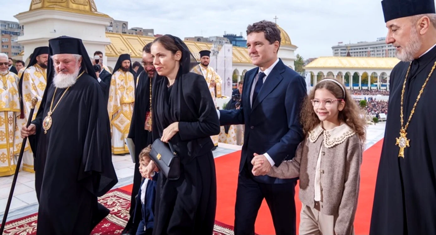 Nicușor Dan a venit la Catedrală cu toată familia