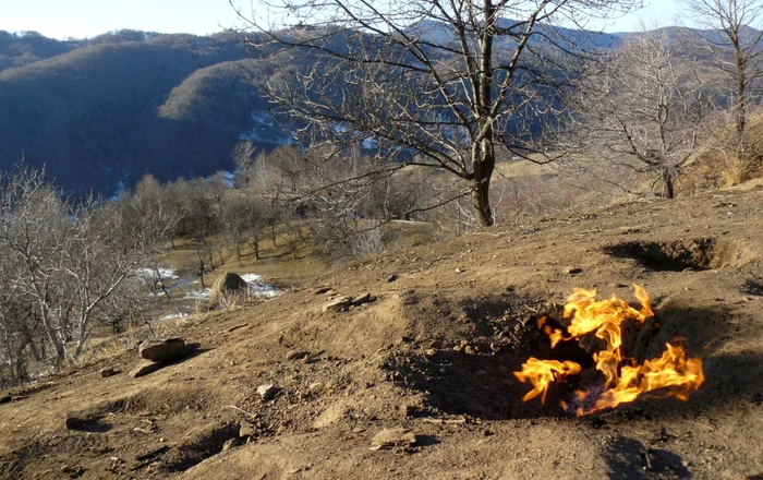 Focul viu din unele zone a fost deseori considerat ca semn că acolo se află o comoară FOTO Costel Crângan