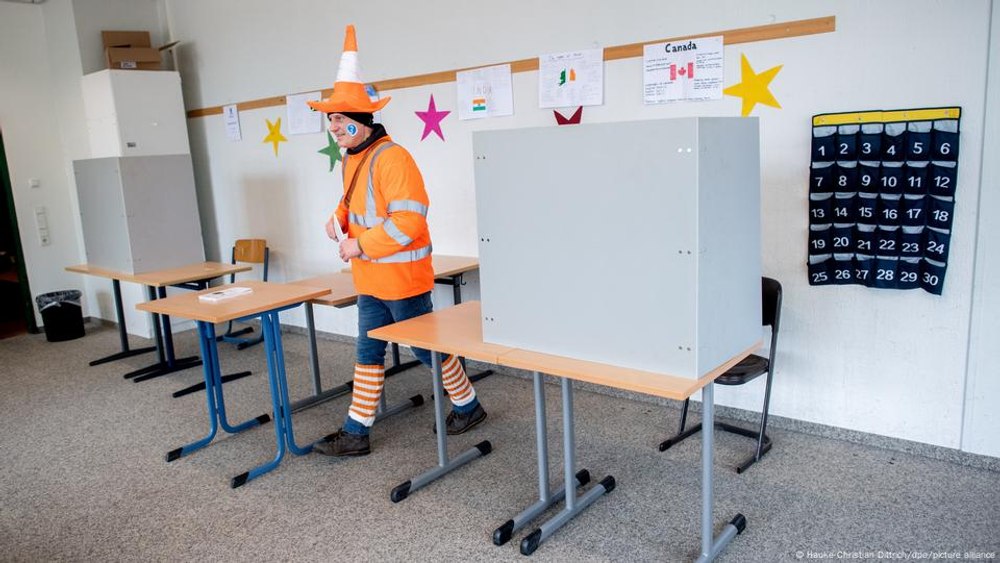 Alegeri în timpul Carnavalului. Pot vota petrecăreții costumați și ușor amețiți de alcool?