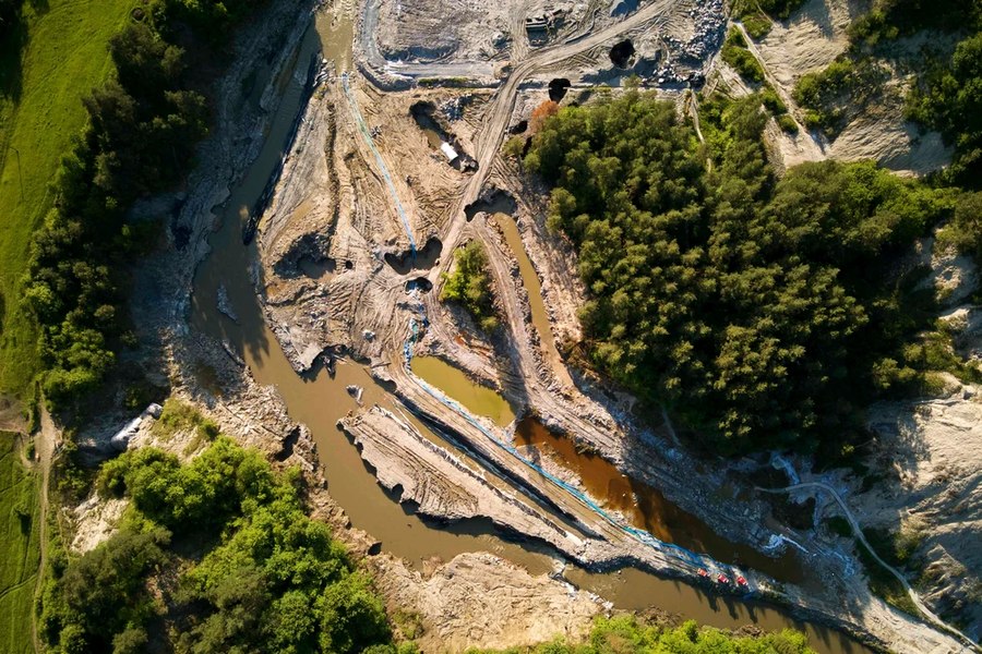 Situaţia s-a agravat la Salina Praid. Sufoziunile s-au unit și sute de metri cubi de rocă s-au prăbușit