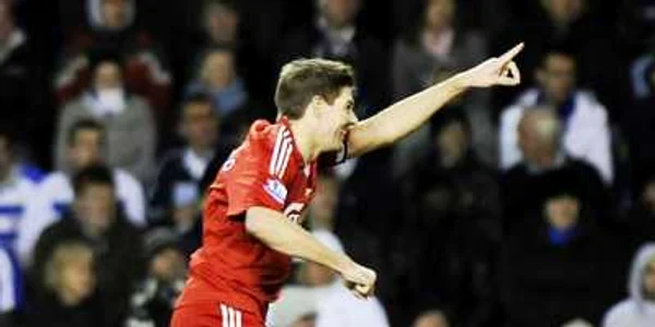 Steven Gerrard, bucurându-se pentru golul cu Reading