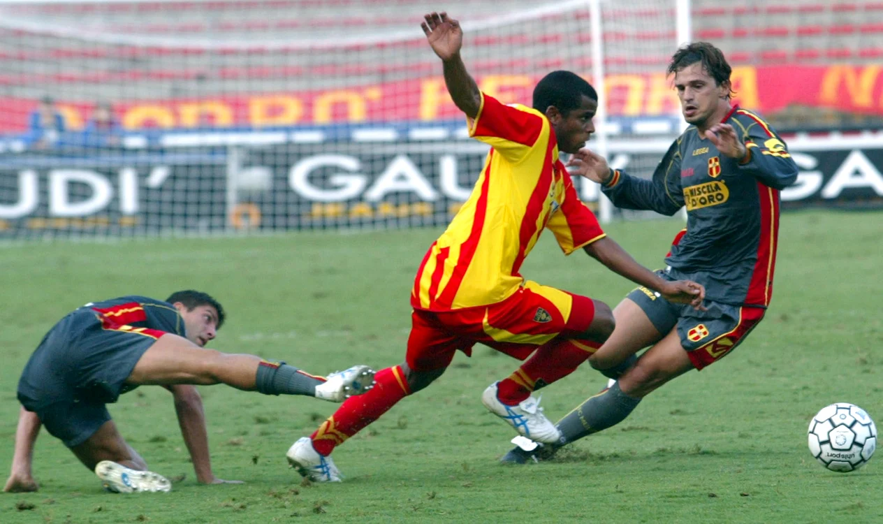 
    Angelo Mariano de Almeida, un jucător cu acelaşi profil ca legendarul Cafu  