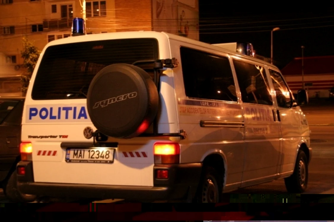 Cluj: Scandalagii în miez de noapte. Poliţia a intervenit de trei ori pentru a-i despărţi