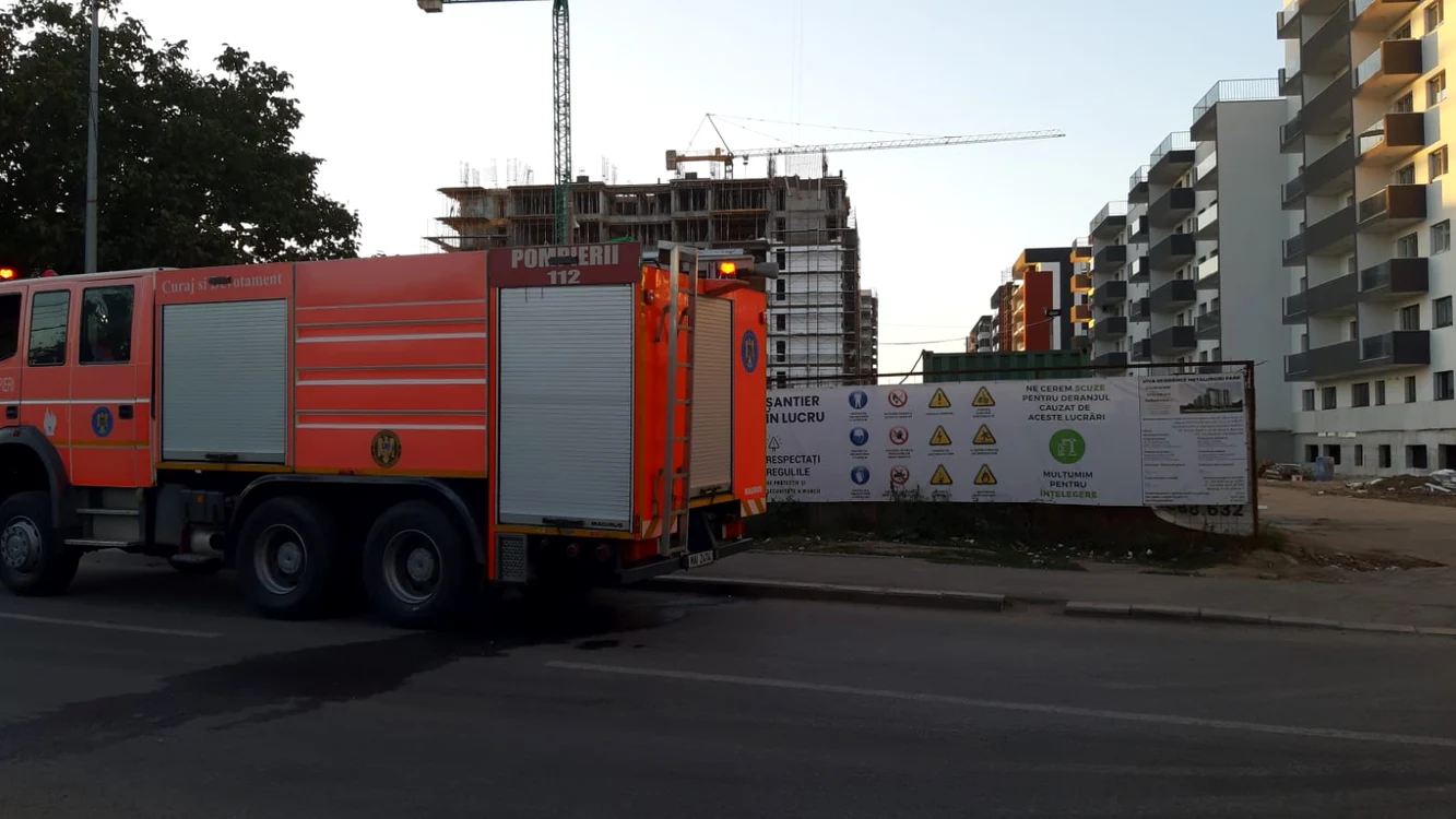 Pompierii au ajuns la fața locului
