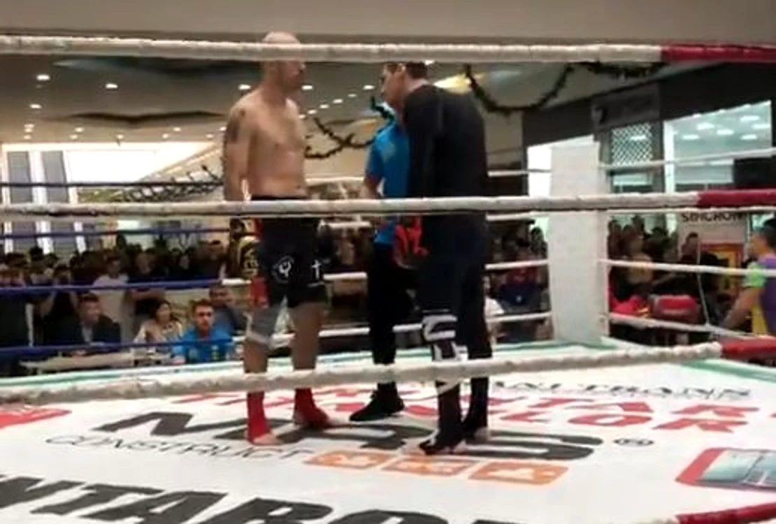 
    Mircea Badea a fost făcut knock-out în doar câteva secunde, de motociclistul cu care a mai avut câteva digervențe în trecut Foto: Captură YouTube   