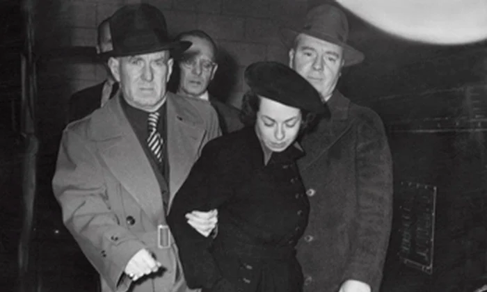 Judith Coplon, arestată de FBI (© Wikimedia Commons)