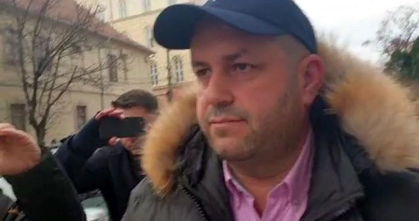 
    Deputatul Dorel Căprar a intrat în Parlament din partea PSD iar acum este membru PPU-SL, partidul lui Dan Voiculescu  