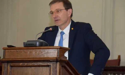 Preşedintele Academiei Române: Ne putem plânge de un anumit dezinteres în raport cu trecutul şi cu marile sale personalităţi jpeg