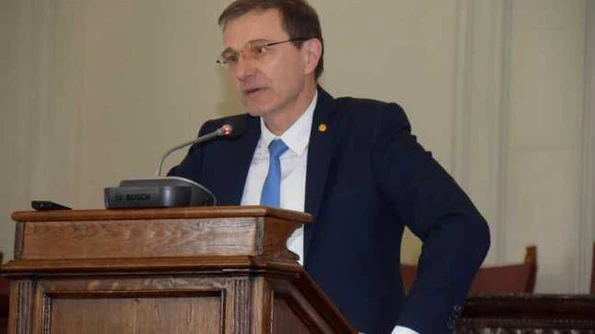 Preşedintele Academiei Române: Ne putem plânge de un anumit dezinteres în raport cu trecutul şi cu marile sale personalităţi jpeg