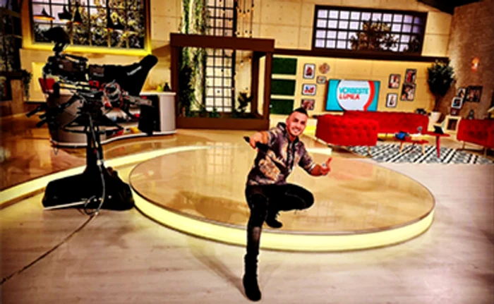 
    Mihai nu mai are concerte, dar este invitat în multe emisiuni tv  