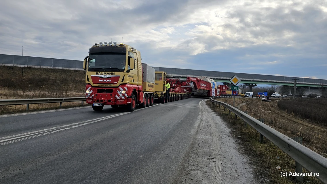 Transportul agabaritic al turbinei de la Mintia  Foto Daniel Guță ADEVĂRUL (18) jpg