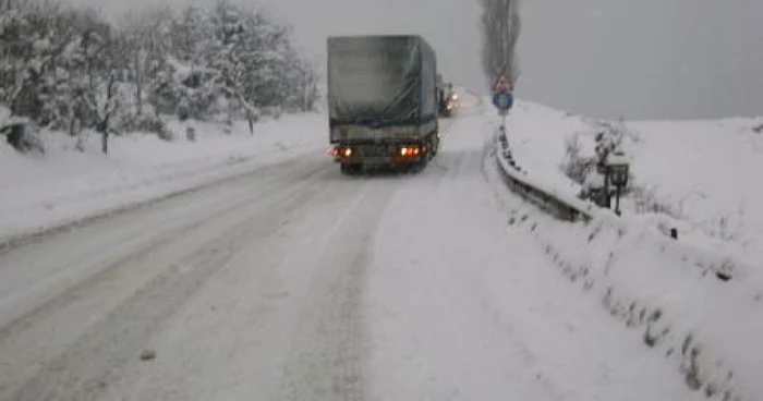 Timp de două zile va fi viscol şi ninsoare în Mehedinţi