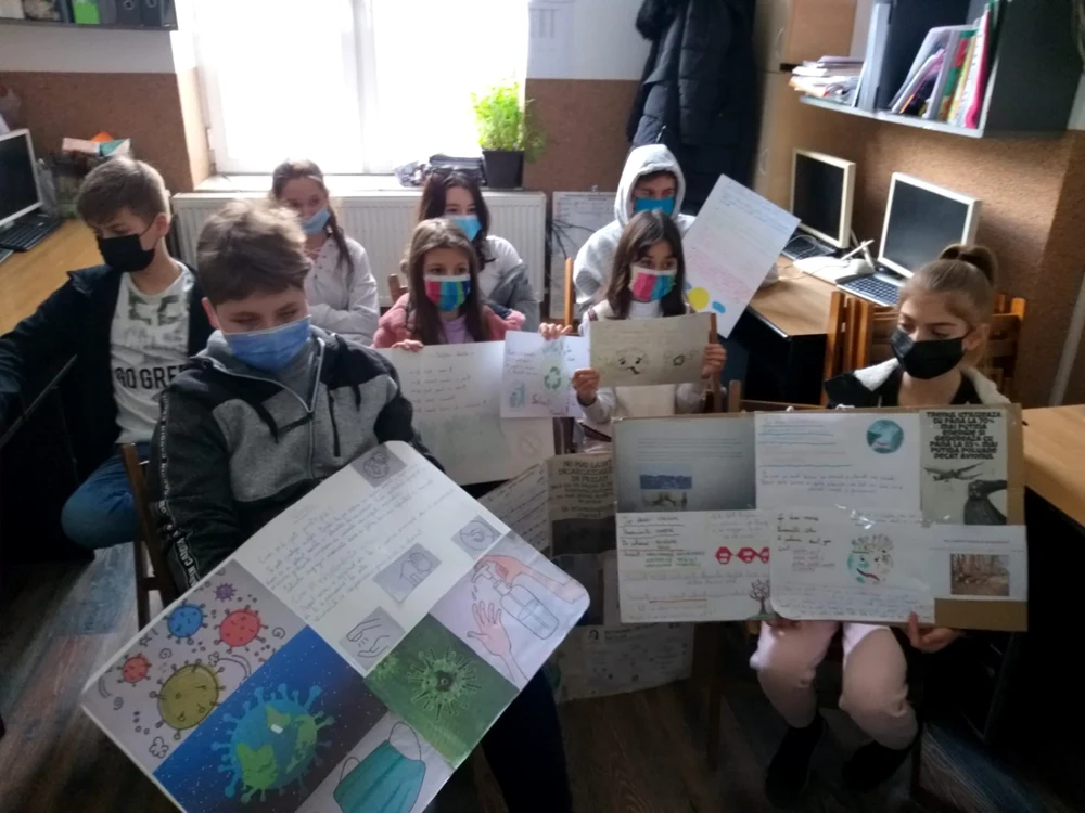 Eco-ambasadorii proiectului Eco Provocarea din cadrul Şcolii Gimnaziale Waldorf Râmnicu Vâlcea Foto Alina Lazăr