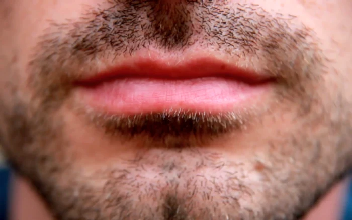 
    Un producător englez a adus primul ruj pentru bărbaţi în RomâniaFOTO: adevarul.ro  