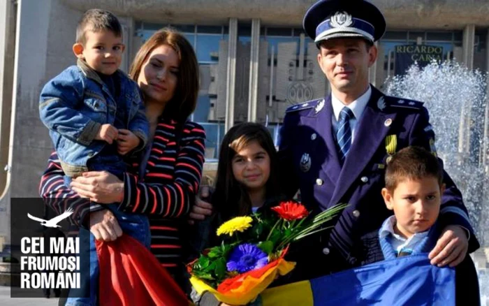 Florin Bolosin, alături de familia sa. FOTO: Marius Peptan.