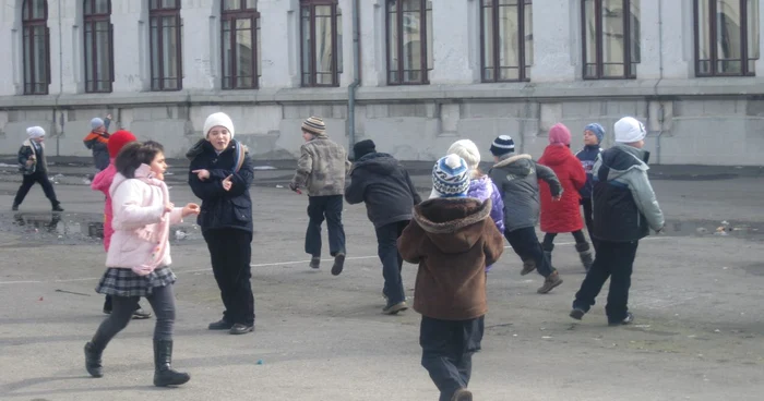 Copiii sunt aşteptaţi la şcoală