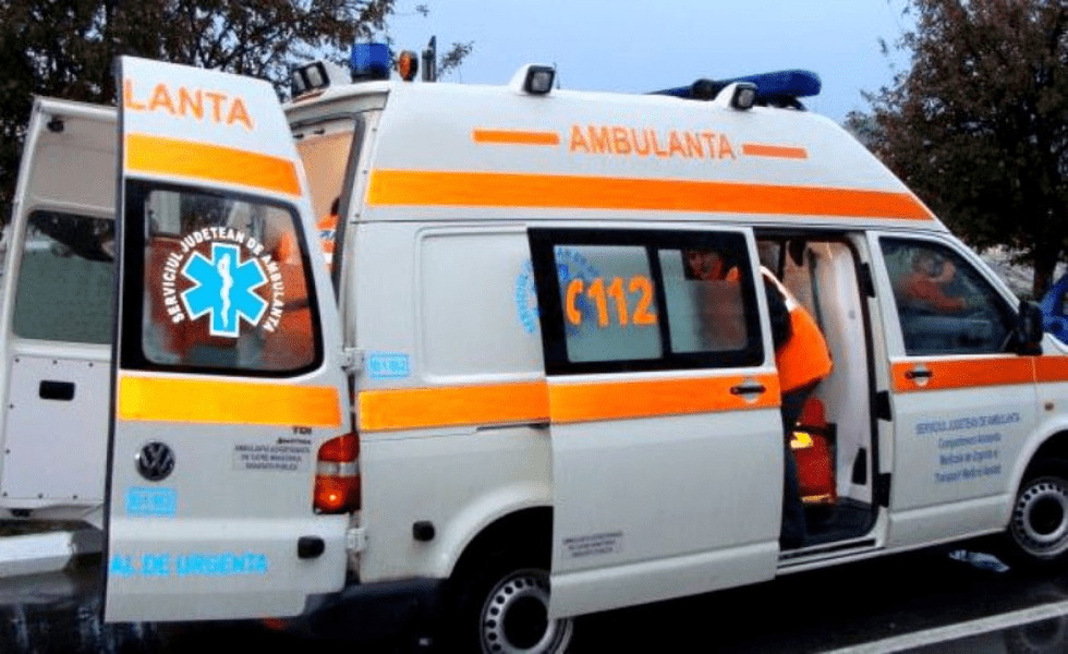 Doi militari au leșinat la parada de 1 Decembrie din Vaslui. Medicii le-au acordat asistență la fața locului 