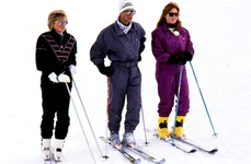 Prințesa Diana, Prințul Charles și Sarah Ferguson la schi, Profimedia jpg